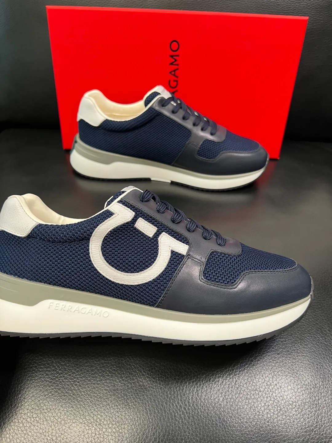 Men's shoes 💰820 Ferragamo High-quality top craftsmanship Ferragamo counters sell original factory configuration, imported original cowhide from Italy, imported water-dyed cow lining, soles: original factory special original soles are super comfortable, original factory and single goods, welcome to compare at the same time at the counter, code number 38-44 (customized 45 46)